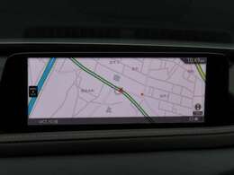 ナビSDを装着済みですので、ご納車後は直ぐにご使用いただけます。CDやDVDは装備していませんが、フルセグ付きでTVの視聴も可能です。