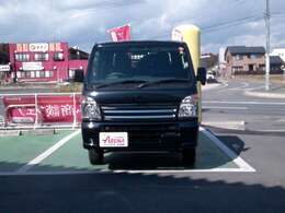 大きなSのマークの看板が目印です。スズキのお車をお探しなら長くお付き合い頂けるスズキアリーナ石岡にご相談くださいませ。お待ちしております。