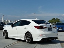 BLITZの車高調でローダウン☆カーボンリアウィングを装着☆こだわりの一台となっています☆