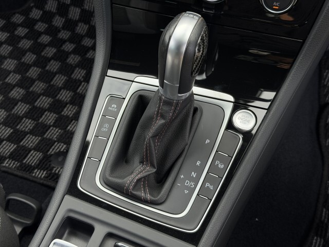 地域密着の鹿児島店で、50年以上の歴史を持つ老舗として、これからもお客様のカーライフに安心と安全をご提供させて頂きます。