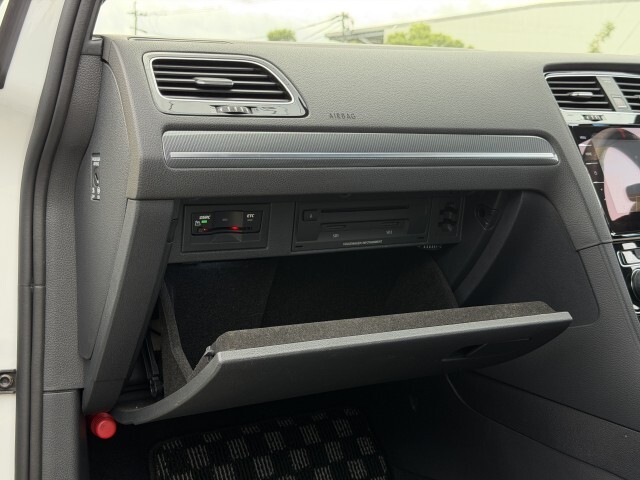 全車第三者機関による車両チェック済み。品質・安全面にも自信があります。安心してお選びください。