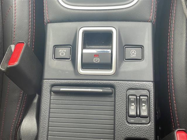 気になる車はすぐにお問い合わせください！画面右側の0066から始まる無料ダイヤルからお問い合わせ下さい！専門スタッフがお車のご質問にお答えいたします！
