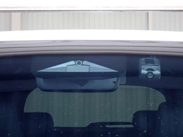 両側電動スライドドア・ホンダセンシング・障害物センサー・全方位カメラ・パワーゲート・黒本革・電動シート・シートヒーター・後席モニター・LEDライト・スマートキー・純正AW・純正ナビ・TV・DVD・ETC・ドラレコ