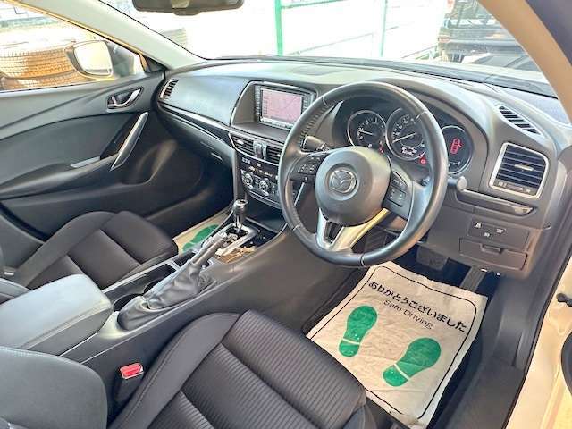 運転席廻りの画像です！操作スイッチ類も比較的に綺麗な状態です♪他に詳細画像をご希望の方はこちら！【1st@e-g-a.co.jp】へご連絡ください！