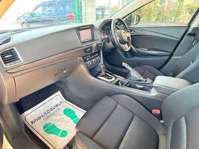 助手席廻りの画像です！比較的綺麗な状態です♪他に詳細画像をご希望の方はこちら！【1st@e-g-a.co.jp】へご連絡ください！