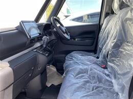 【助手席】きれいな助手席なので家族や友だちに乗ってもらっても安心です！新品のフロアマットのご注文も可能です。掲載箇所以外にご希望の写真がございましたらお気軽にお問い合わせ下さい。