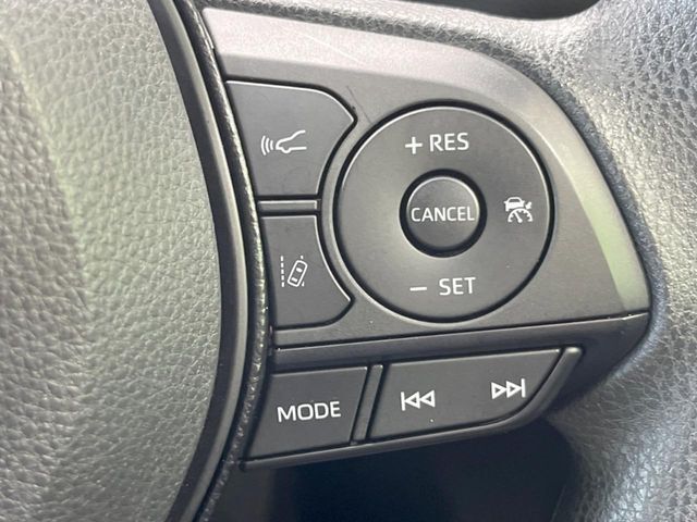 【レーダークルーズコントロール】高速道路での長距離走行が楽に！！自動で速度を保つクルーズコントロールが、衝突軽減システムと連携し、前方の車両を感知して車間を保つように速度調節してくれます！！