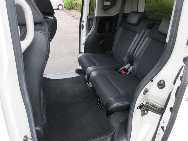 BluetoothナビTV　両側パワースライドドア　ハーフレザー　バックカメラ　ETC　パドルシフト　クルーズコントロール　HIDライト　オートライト　純正15AW　スマートキー2本　革巻ステアリング