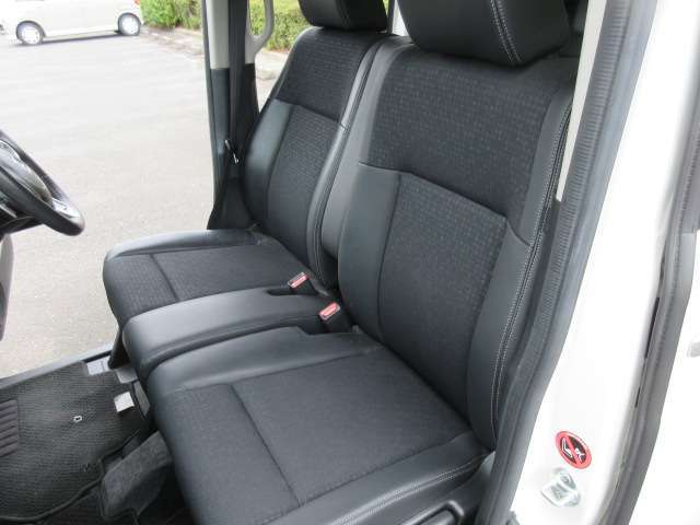 BluetoothナビTV　両側パワースライドドア　ハーフレザー　バックカメラ　ETC　パドルシフト　クルーズコントロール　HIDライト　オートライト　純正15AW　スマートキー2本　革巻ステアリング