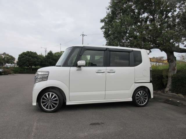 BluetoothナビTV　両側パワースライドドア　ハーフレザー　バックカメラ　ETC　パドルシフト　クルーズコントロール　HIDライト　オートライト　純正15AW　スマートキー2本　革巻ステアリング