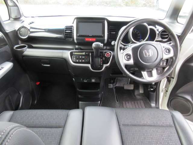 BluetoothナビTV　両側パワースライドドア　ハーフレザー　バックカメラ　ETC　パドルシフト　クルーズコントロール　HIDライト　オートライト　純正15AW　スマートキー2本　革巻ステアリング