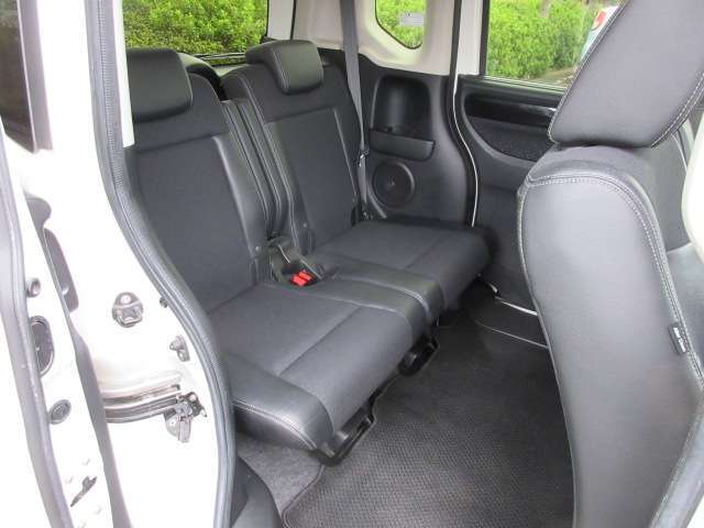 BluetoothナビTV　両側パワースライドドア　ハーフレザー　バックカメラ　ETC　パドルシフト　クルーズコントロール　HIDライト　オートライト　純正15AW　スマートキー2本　革巻ステアリング