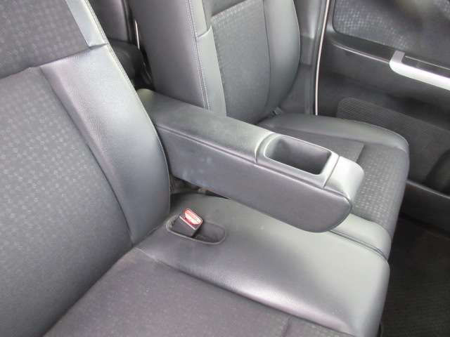 BluetoothナビTV　両側パワースライドドア　ハーフレザー　バックカメラ　ETC　パドルシフト　クルーズコントロール　HIDライト　オートライト　純正15AW　スマートキー2本　革巻ステアリング