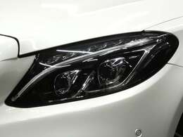LEDヘッドライトを装備！対向車等を検知し自動的にロービームへ切り替えるアダプティブハイビームアシストも装備しております！TEL：048-307-9933