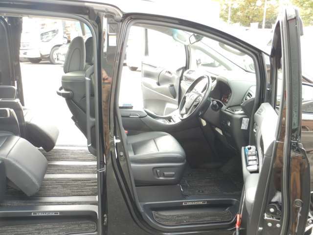 合成皮革パワーシート・シートヒーター・ベンチレーション