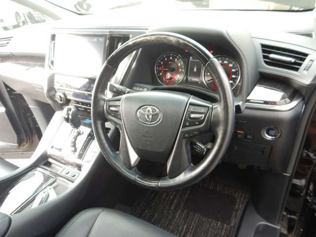 ウッドコンビハンドル＆ステアリングヒーター