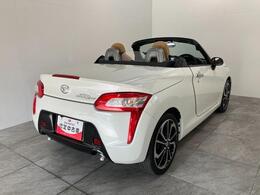 お客様にぴったりなおクルマをお選びいただけますように様々な展示車をご用意致しております！ダイハツの軽自動車だけではなく、他メーカー車やコンパクトカー・ミニバンなども数多く取り揃えております！