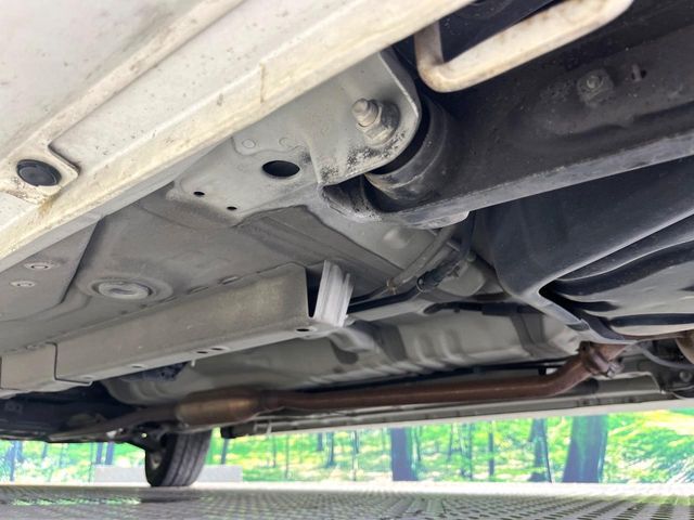 お車を安心してお乗りいただく為には、足回りの定期点検が欠かせません。サービスサポート（有償保証）では無料点検もご提供しており、安心のカーライフをお過ごしいただけるサポート体制が整っています。
