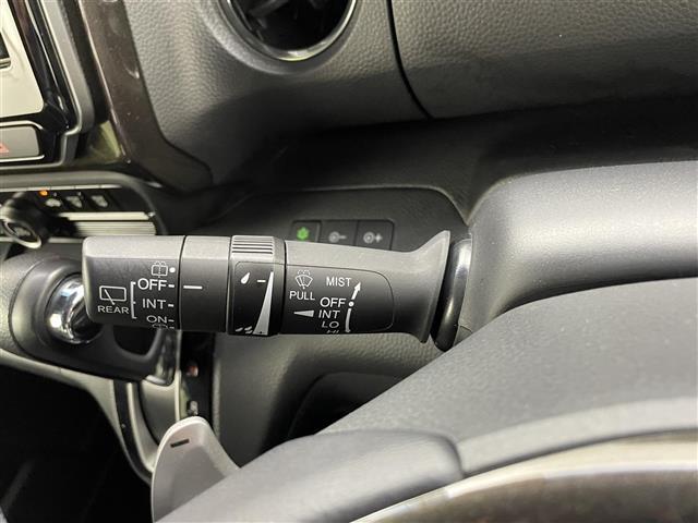 【運転席操作部】快適なドライブを楽しむための機能が装備されています！運転席から触れるので、使いやすいです！除菌プランいれていただくと、さらに清潔で安心していただけます！
