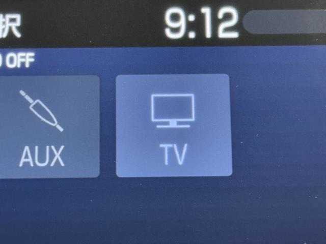TVが見れるチューナーを装備しています。　新しい車でも付いていないことで、TVが見れない事も多々あるので要チェックです。