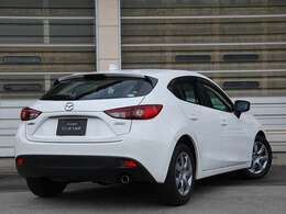 美しすぎる魂動デザイン。静止していても動きを感じさせる、生命力溢れる造形です。 Kodo design is too beautiful. Its vital form suggests movement even when stationary.