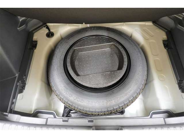 スペアタイヤが装備されております！