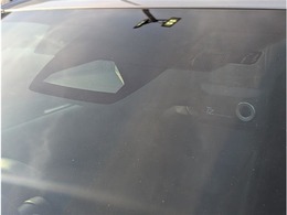 こちらの車両には衝突防止装置が付いております♪