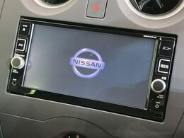 【純正ナビ】人気の純正ナビを装備。オーディオ機能も充実しており、Bluetooth接続すればお持ちのスマホやMP3プレイヤーの音楽を再生可能！毎日の運転がさらに楽しくなります！！