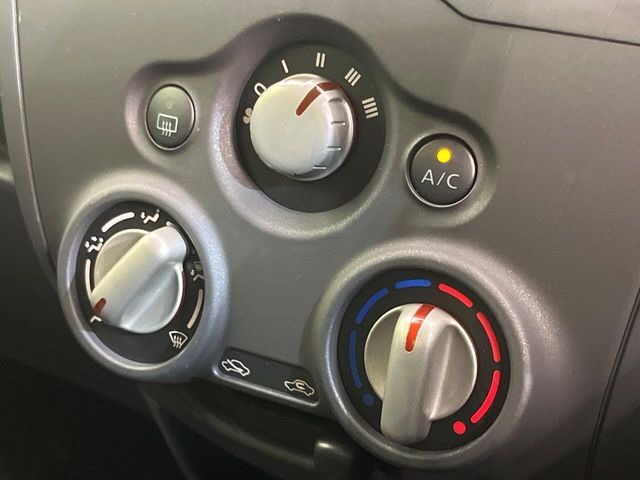 寒い冬も暑い夏も全席に快適な空調を届けてくれる、ダイヤル式エアコンを装備♪