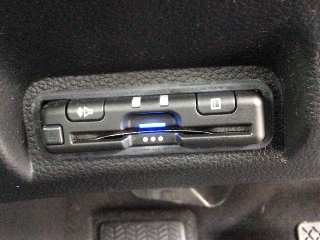 【ETC車載器】もはや必須アイテムのETCを搭載！高速道路のご利用時にとても便利！わずらわしい料金所での現金支払いが不要となりスムーズに通過できます♪