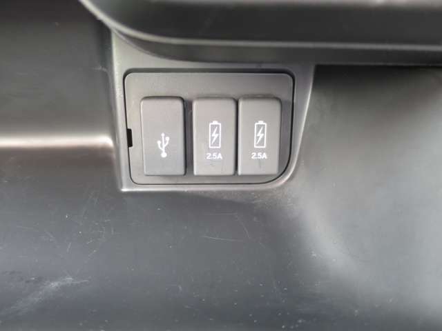 ご覧いただきまして誠にありがとうございます。弊社特別設定車につき近隣4県（愛知・岐阜・三重・静岡）での登録可能な方で、お車を私どもの店頭でのご確認とお渡しが可能な方のみにご販売とさせていただきます。