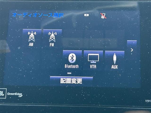 【ETC】有料道路を利用する際に料金所で停止することなく通過できる、ETC車載器（ノンストップ自動料金収受システム機器）が装備されています。セットアップを行うことで利用可能になります。