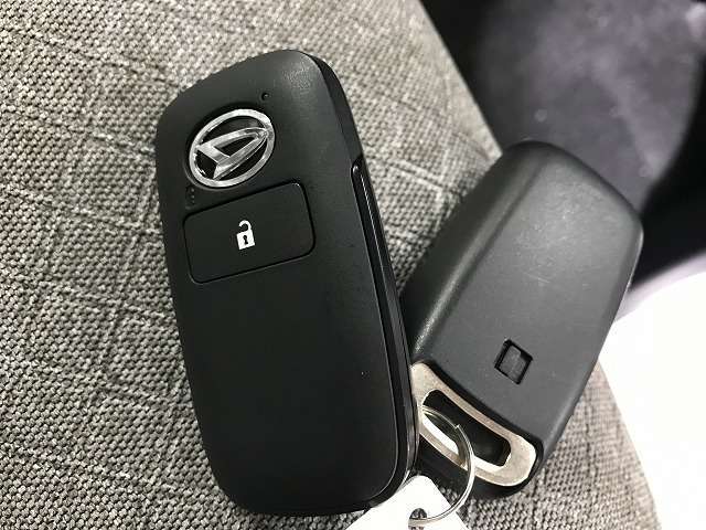 ご購入後には洗車も欠かせませんよね！？当店では、洗車のプロが普段お手入れが行き届かない箇所も済み済みまで綺麗にしています！