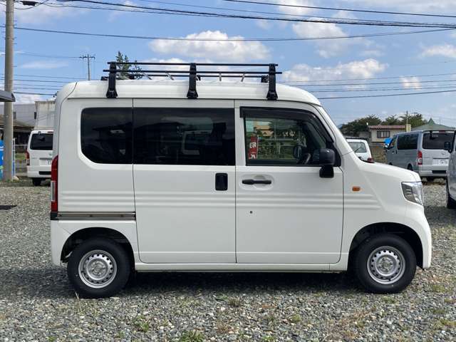 ドアバイザーが付いております☆雨の日の車内の空気の入れ替えにも困りません☆