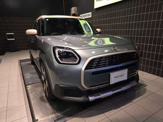 MINI正規ディーラー取り扱い　MINI認定中古車　MINI　NEXT甲府お車の詳細や展示状況は055-236-3252もしくはフリーダイヤル0078-6002-322544までお気軽にお問合せ下さい。http://www.kofu.mini.jp/dealer/kofu/