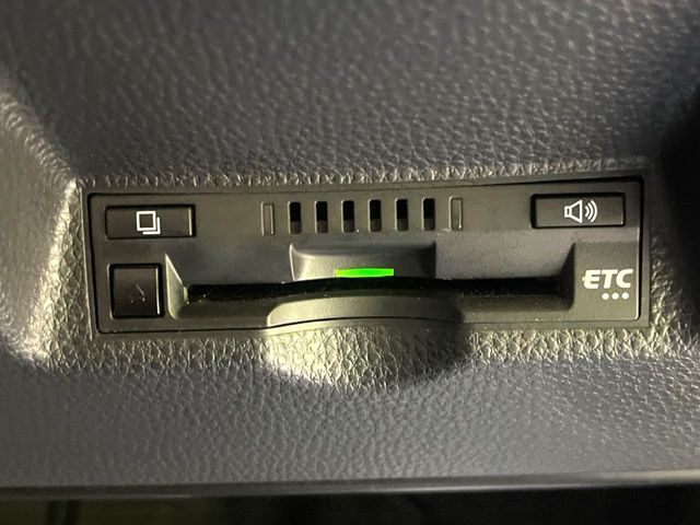 【ETC】高速道路の料金所をストレスなく通過！話題のスポットやサービスエリアに多い「スマートIC」利用時は必須のアイテムです。当店でセットアップを実施、ご納車当日からすぐにご利用いただけます！
