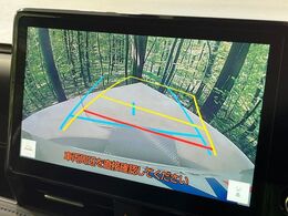 【バックカメラ】駐車時に後方がリアルタイム映像で確認できます。大型商業施設や立体駐車場での駐車時や、夜間のバック時に大活躍！運転スキルに関わらず、今や必須となった装備のひとつです！
