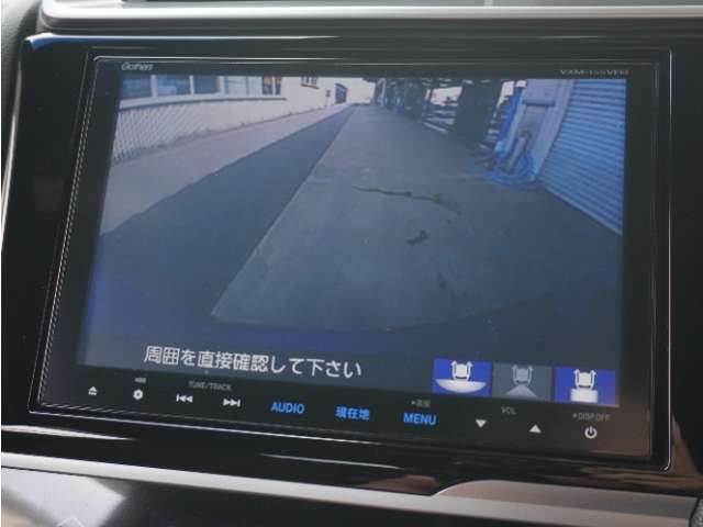 ◆バックカメラ◆リバースにするだけで映ります、後方の安全確認や、狭い駐車場での車庫入れ、雨の日や夜間など視界の悪い時に便利です！安全にバックする為には欠かせない装備です。