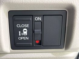 【パワースライドドア】スマートキーや運転席のスイッチでスライドドアの開閉が可能♪電動だから力を入れてドアを開ける必要が無く、小さいお子様でも、重い荷物を持っている時もラクに開け閉めできます♪