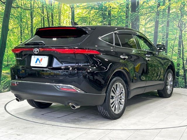 大好評のボディコーティング「弾スプラッシュコート」もご納車までに施工可能。通常のガラスコートと異なる、耐久年数6年の無機質ガラスコーティングが、ボディをキレイな状態に保ってくれます。