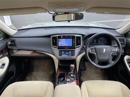 【インパネ全体】全方位で視界が広く、高い目線で運転もしやすいです！