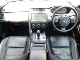 JAGUARの『E-PACE』をご紹介！360°カメラ、パークアシスト、シートメモリ、衝突軽減システム、レーンキープアシスト、キーレスエントリー、液晶メーター、LEDヘッドライト、