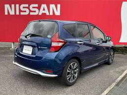 最大104項目を点検・整備法定点検の整備に加え、日産独自の点検整備を実施。基準を満たしていない消耗部品を交換いたします。