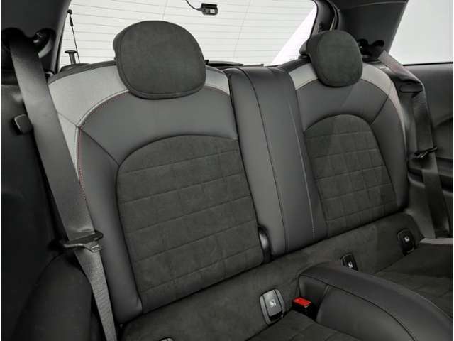 ●各メーカー毎に輸入車レンタカーを取り揃えておりますので、乗り味を試しみたい、旅行で使ってみたい等お気軽にご相談下さい●