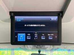 【フリップダウンモニター】大画面モニターで後席でもエンタメをお楽しみいただけます。小さなお子様にも大人気の装備です♪