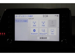 純正ディスプレイオーディオを装備。フルセグTV対応☆Bluetoothでお手持ちのスマートフォンからお気に入りの音楽の再生も可能。