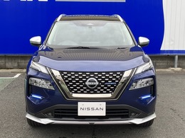 オーテック専用デザインのフロントグリルを採用！ブルーのデイタイムランニングライトもオーテック専用装備です！