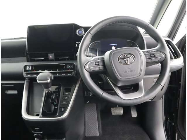 足元広々！視界良好な運転席です