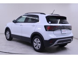 営業時間は、平日9時30分から18時00分、土日祝日9時から17時30分となります。毎週水曜日と毎月第2火曜日は定休日となります。