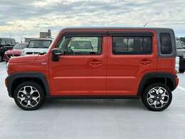 内装色もボディカラーに合わせて